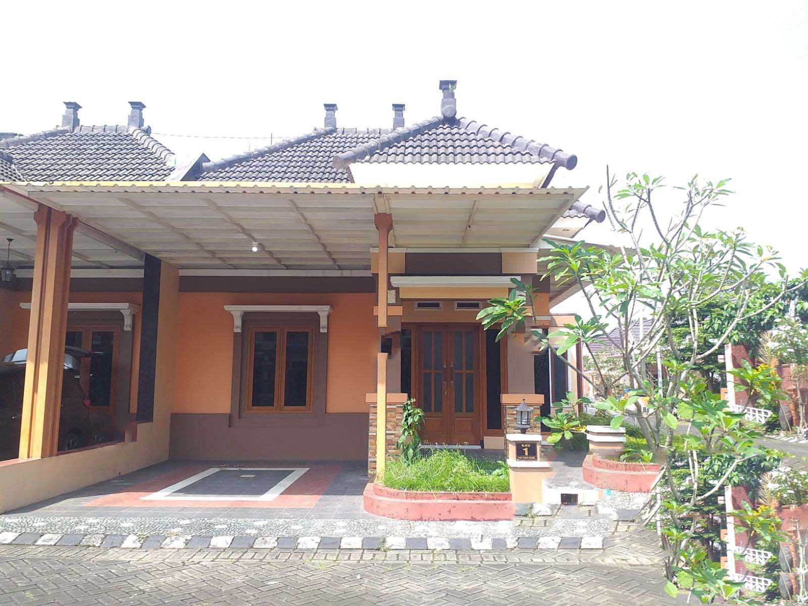 DIJUAL RUMAH LOKASI PURI TAMAN AGUNG MALANG - Image 1