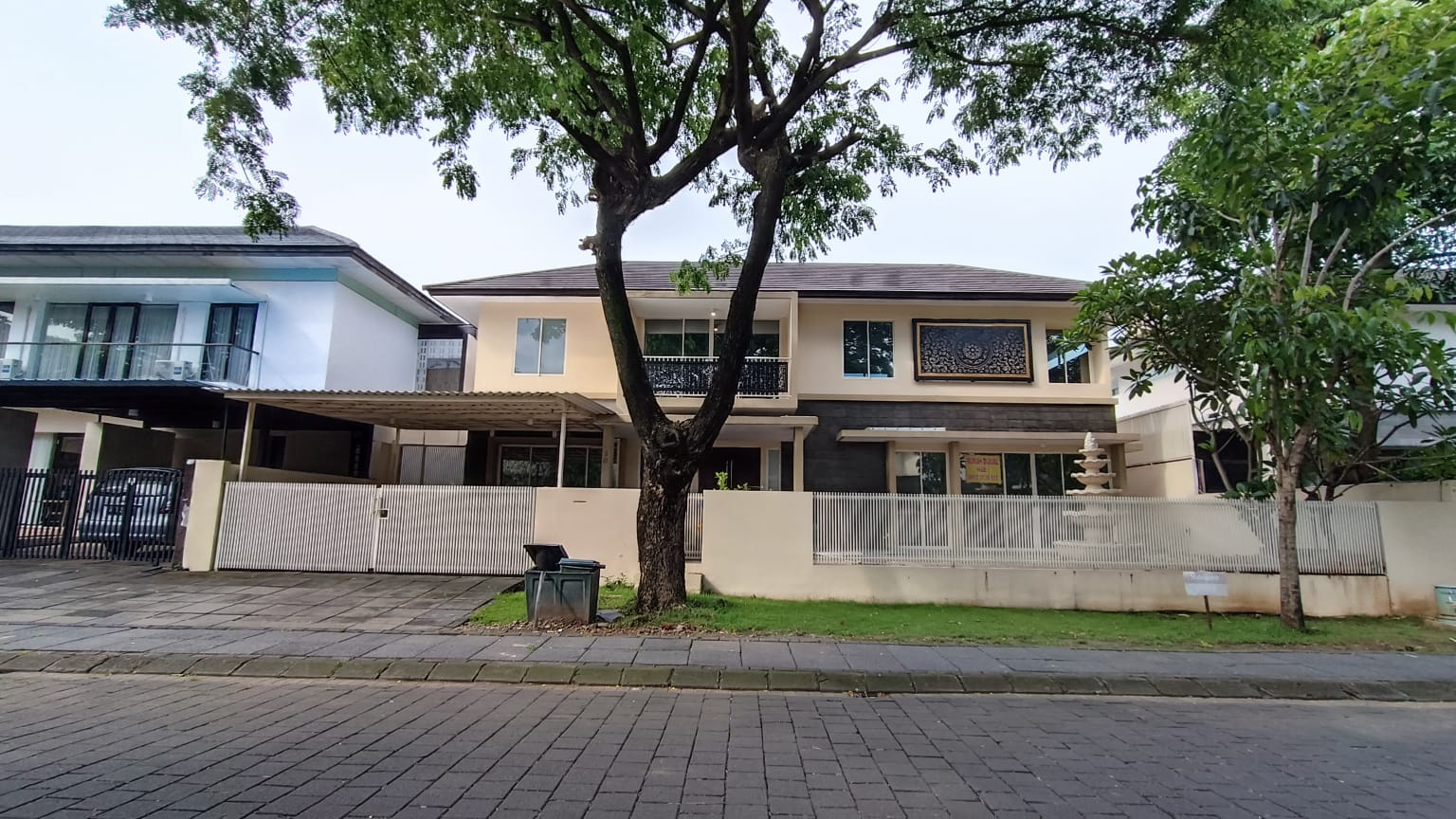 DIJUAL Rumah baru minimalis Graha Natura Sby Barat - Image 1