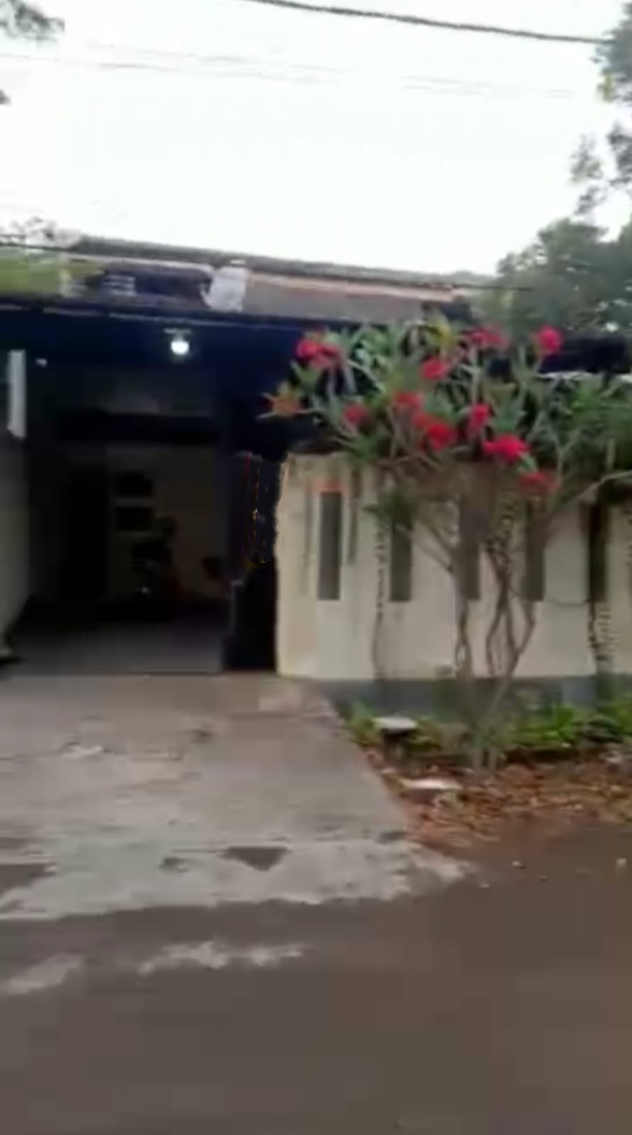 Dijual Rumah Kutisari Besar - Image 1