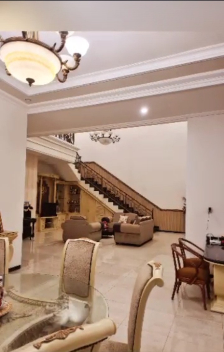 Dijual Rumah Furnish Bagus Siap Huni Taman Kedaton Dian Istana – Surabaya Barat - Image 1