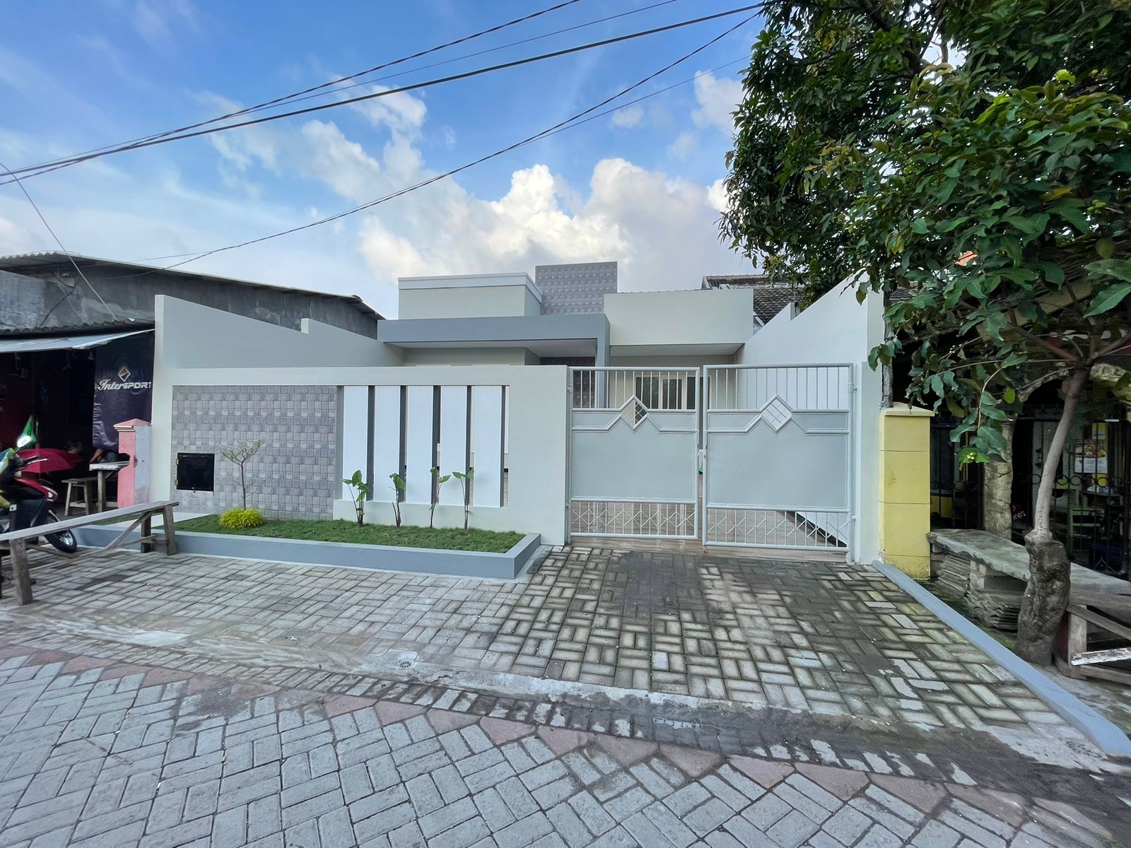 Dijual Rumah Area Surabaya Barat Raya Tengger - Image 1