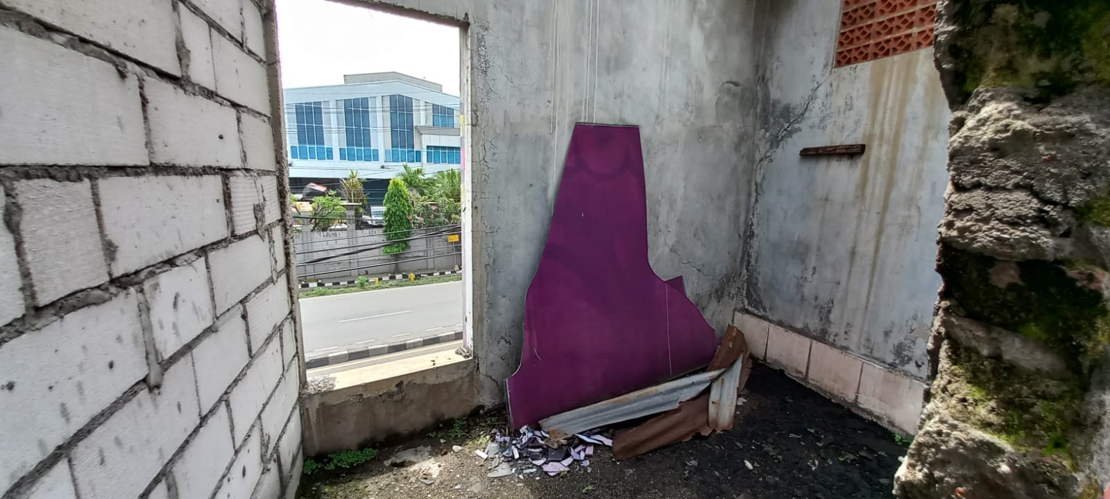 Dijual Banguanan Bekas Ruko Murah di Raya Taman Sidoarjo - Image 1