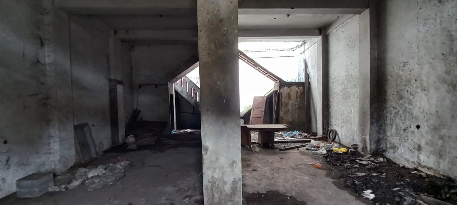 Dijual Banguanan Bekas Ruko Murah di Raya Taman Sidoarjo - Thumbnail 3