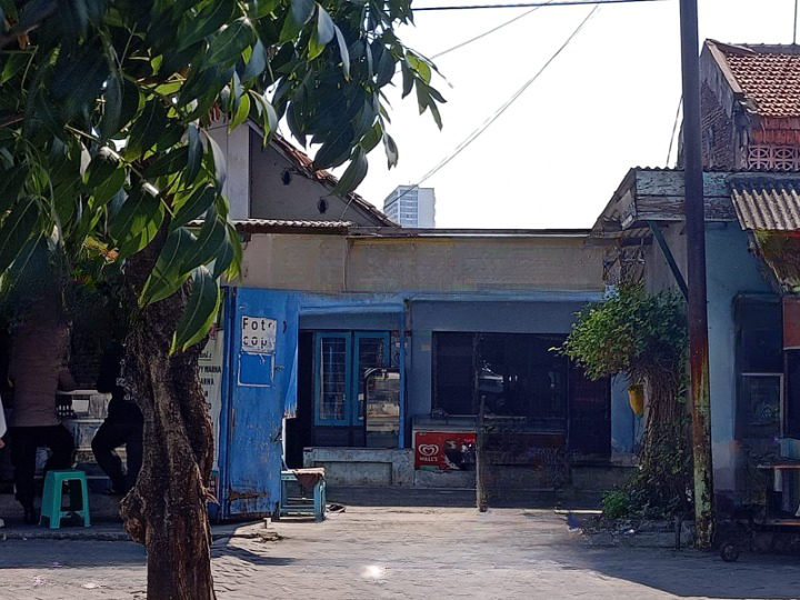 Dijual Rumah Usaha Dan Kos Hitung Tanah Area Menur Surabaya Timur - Image 1