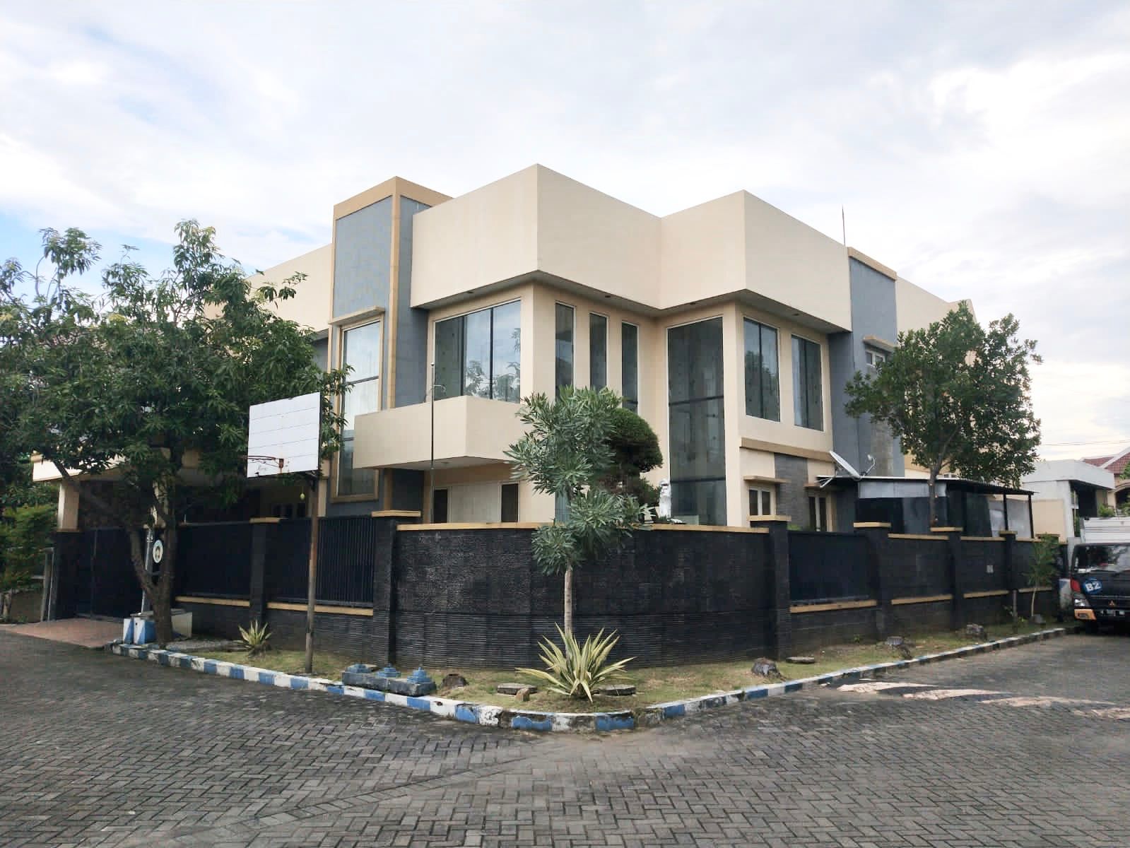 Dijual Rumah Mewah di Delta Sari Indah Sidoarjo - Image 1