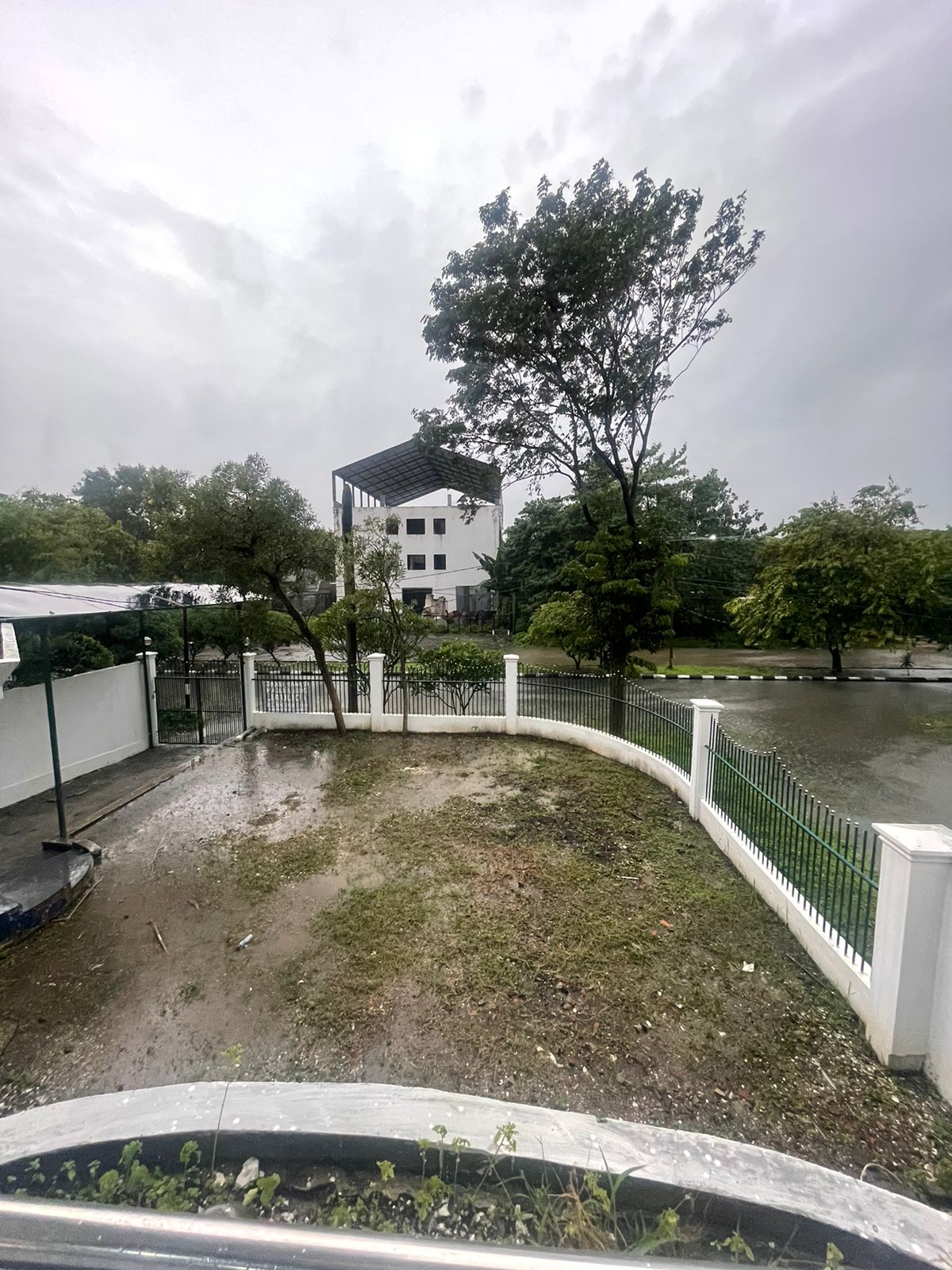 Dijual/Disewakan Rumah Mewah di Sidoarjo - Thumbnail 3