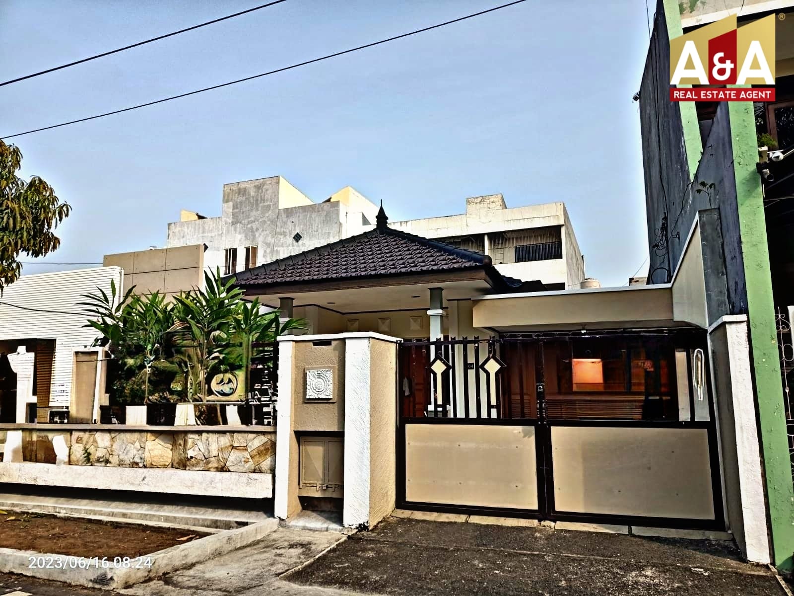 DIJUAL/DISEWAKAN RUMAH WILAYAH SURABAYA BARAT - Image 1