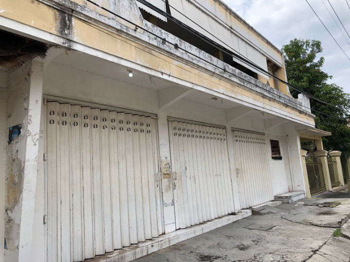 Disewakan Ruko Strategis Dukuh Kupang Surabaya Barat - Image 1