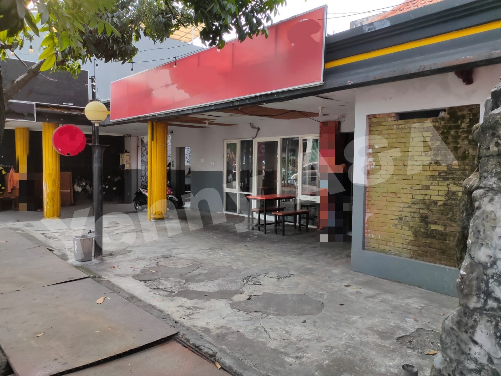 Disewakan Tempat Usaha Wilayah Dukuh Kupang - Thumbnail 3