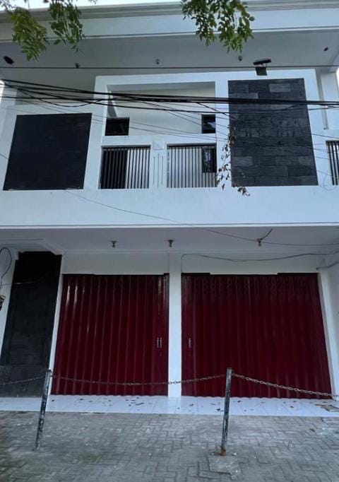 Dijual Rumah Berlokasi Strategis di Surabaya Timur - Image 1