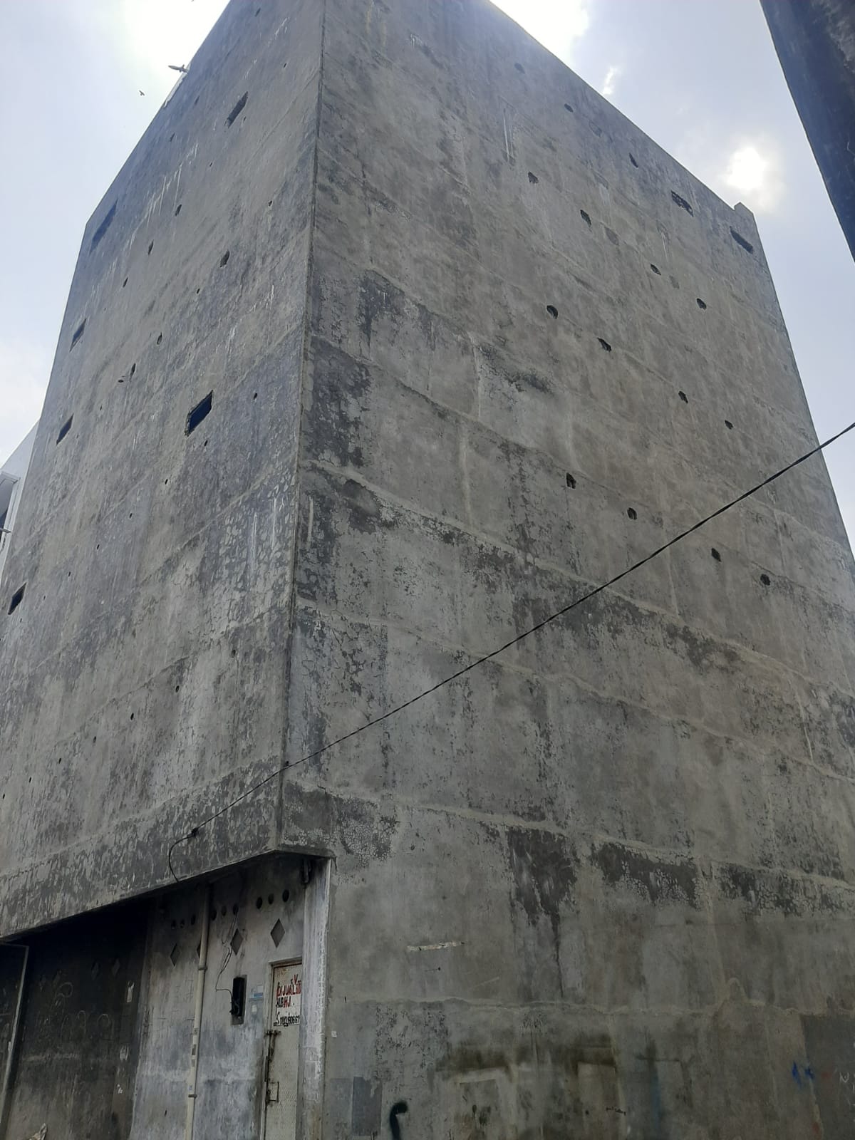 Dijual Gedung di Cilenggang Tangerang Selatan - Image 1