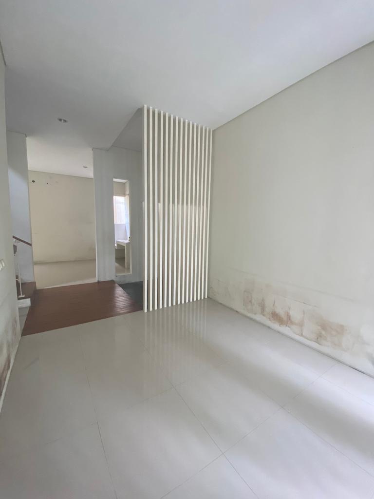 Dijual Rumah di Greenlake Surabaya Barat - Thumbnail 3