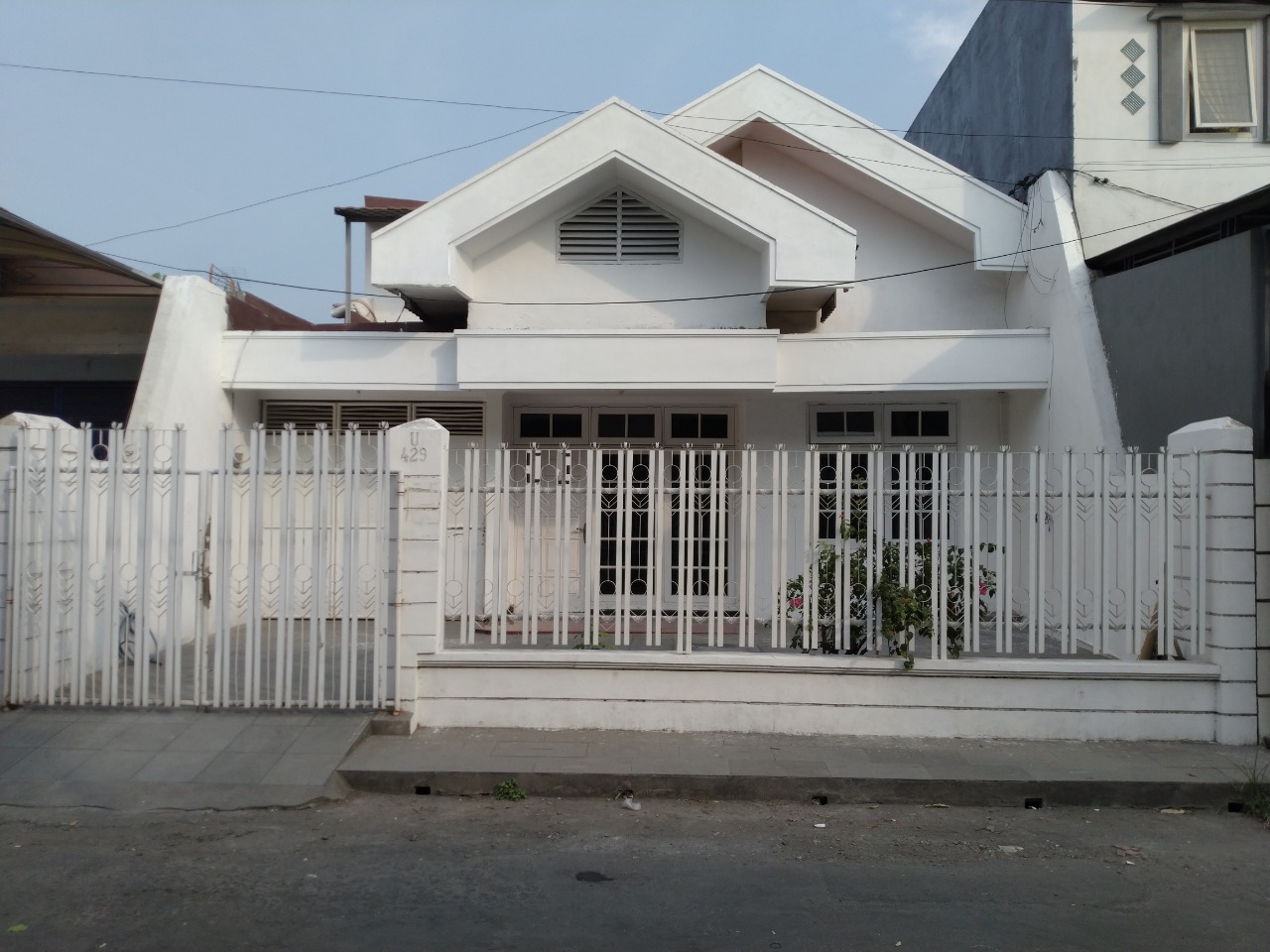 Dijual Rumah Surabaya Timur - Image 1