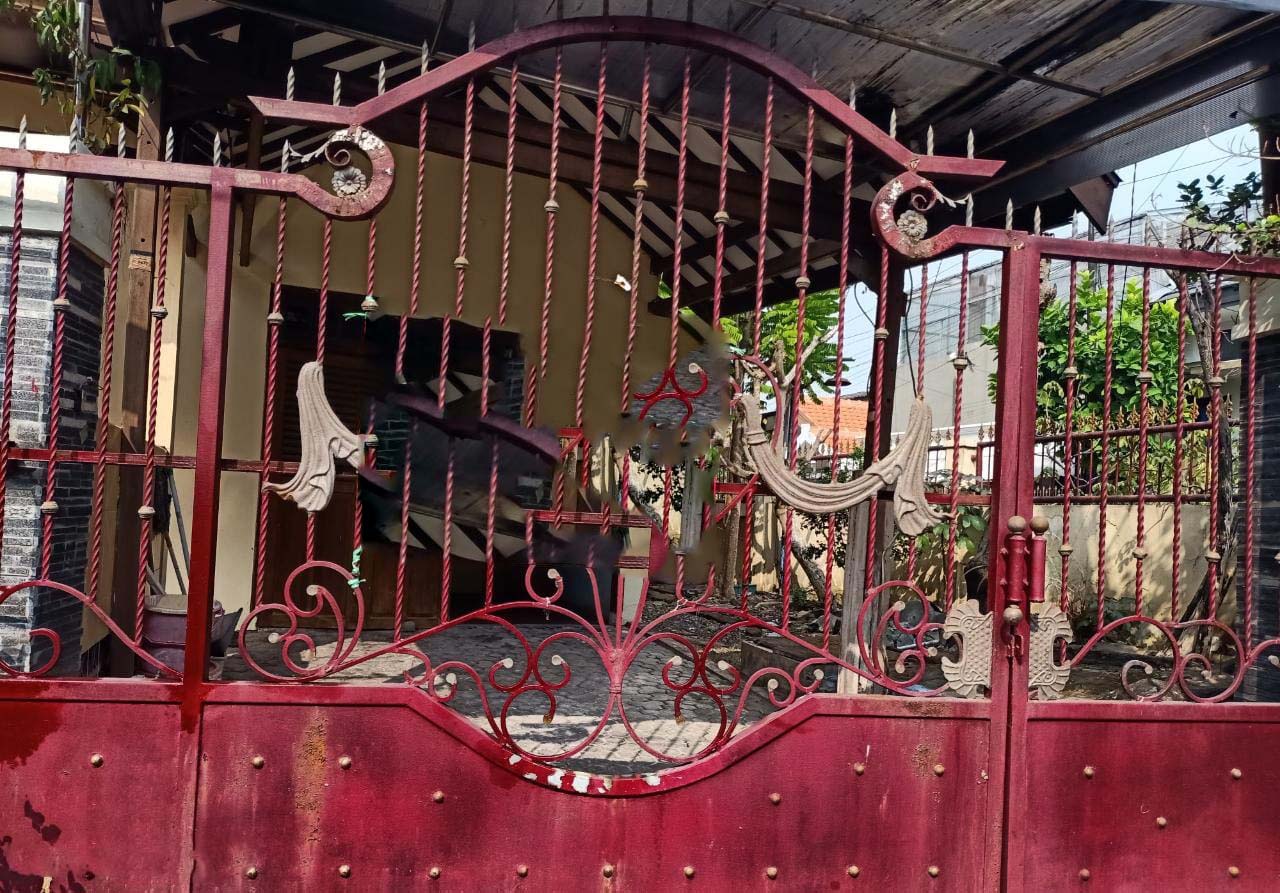 Dijual Rumah Berlokasi Stretegis di Surabaya Barat - Image 1