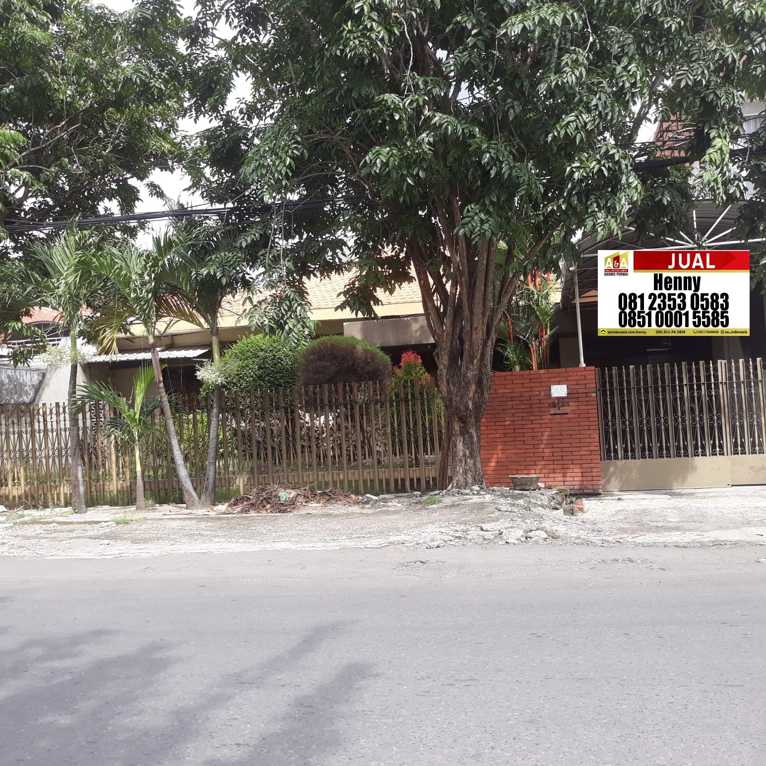 DIJUAL RUMAH MEWAH RAYA DHARMAHUSADA UTARA - Image 1