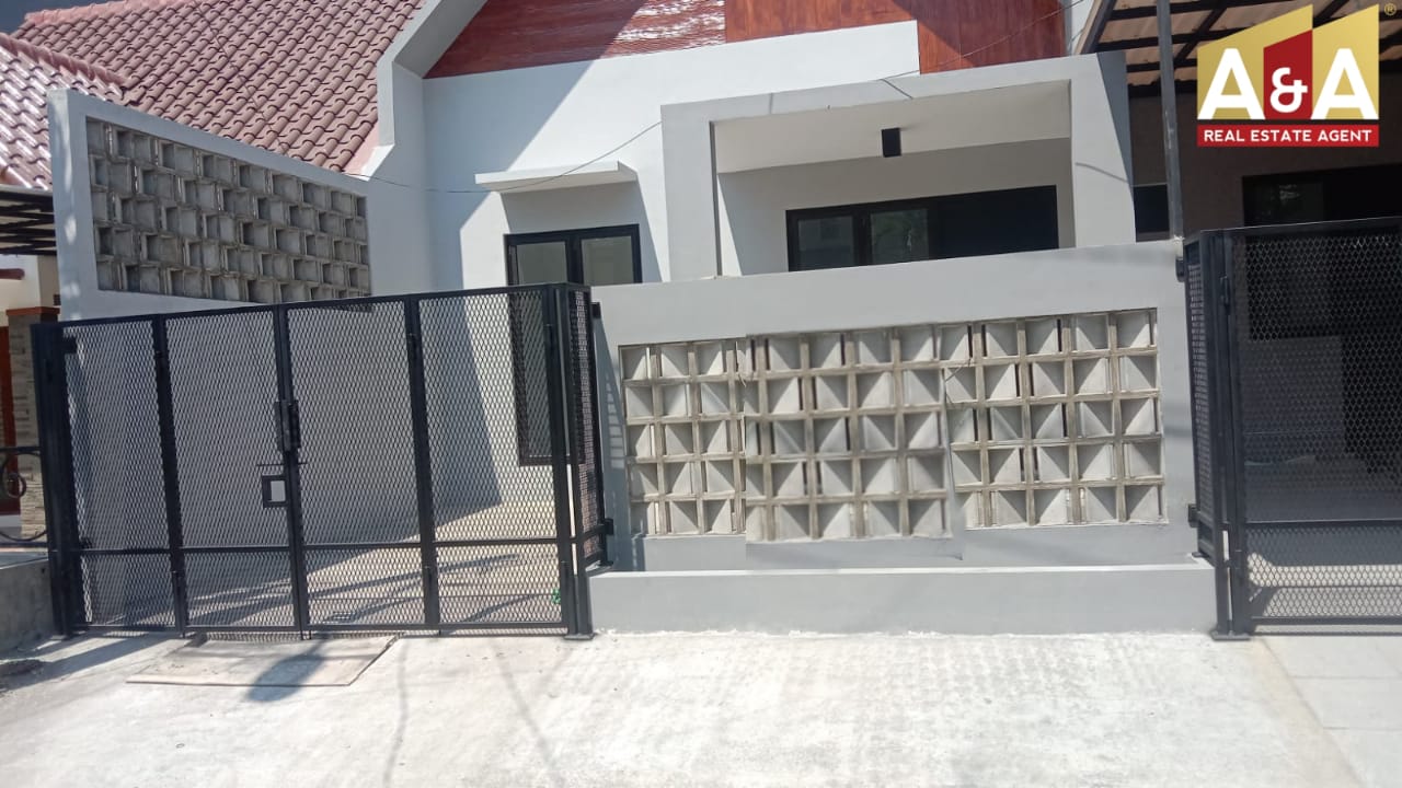 Disewakan Rumah Bagus Babatan Pratama Surabaya Barat - Image 1