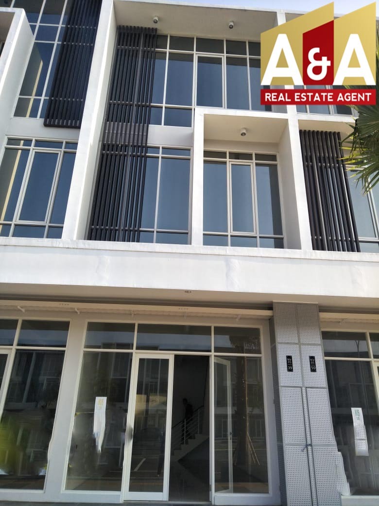 Disewakan Ruko Bagus North West Lake Surabaya Barat - Image 1