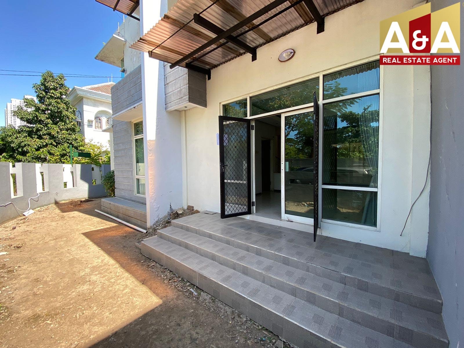 Dijual/Disewakan Rumah Bagus Pakuwon City Purisari Surabaya Timur - Image 1