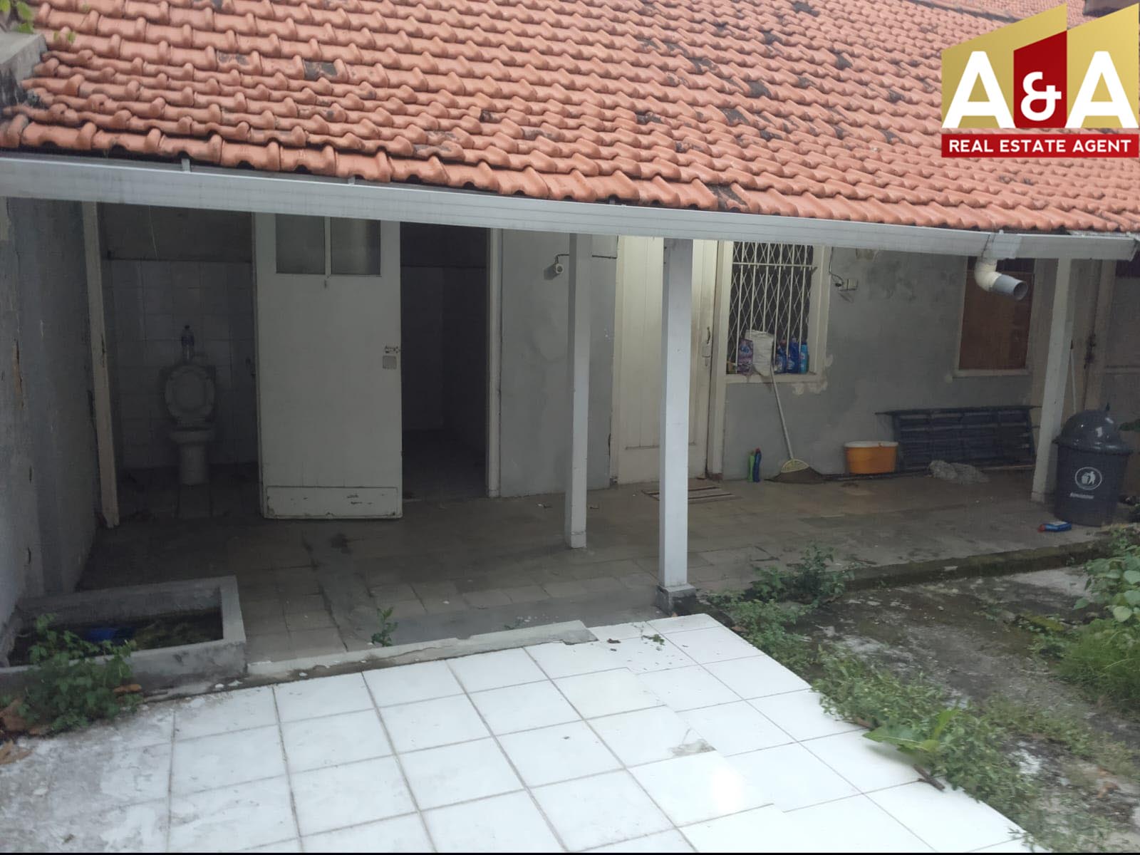 Disewakan Rumah Surabaya Pusat - Image 1