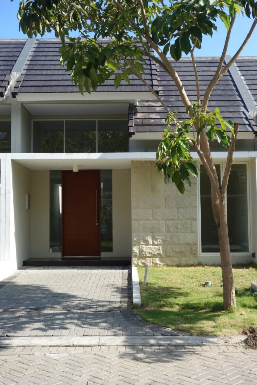 DISEWAKAN RUMAH SURABAYA BARAT - Image 1