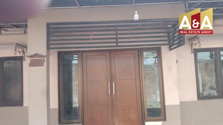 Dijual Rumah Kuwukan Lapangan Surabaya Barat - Image 1