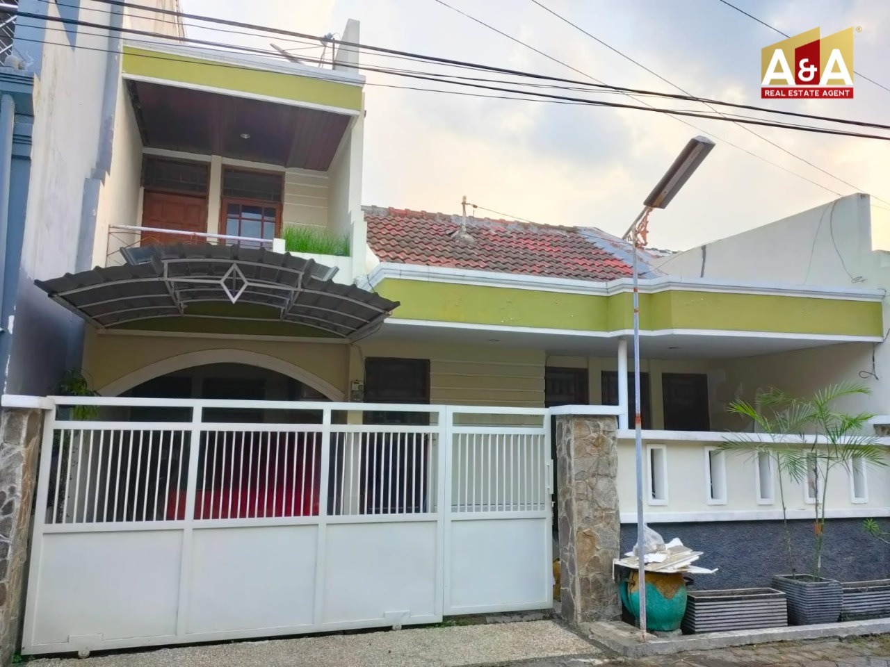 DIJUAL RUMAH WILAYAH SURABAYA BARAT - Image 1