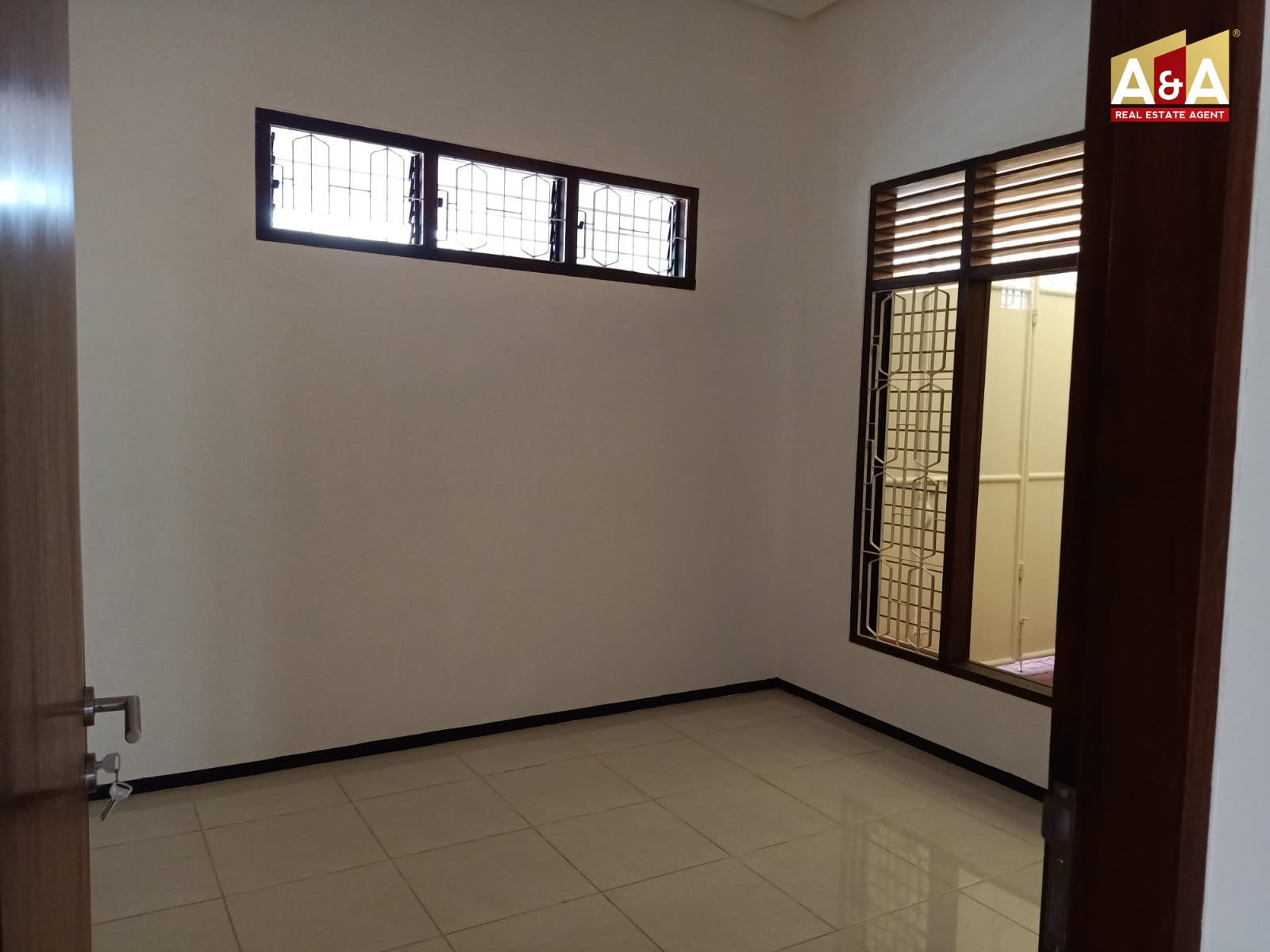 DIJUAL/DISEWAKAN RUMAH WILAYAH SURABAYA SELATAN - Thumbnail 4