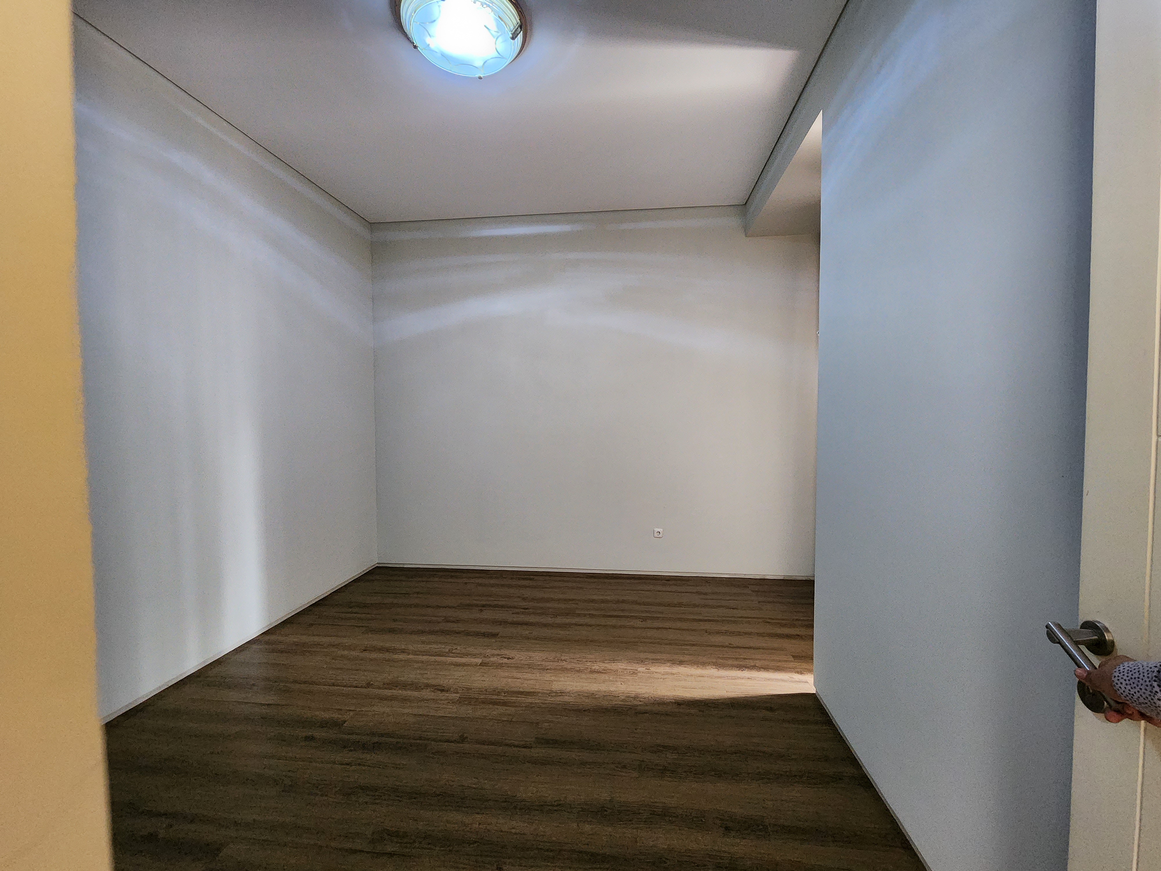 Dijual cepat rumah siap huni minimalis Raffles Garden Citraland Utama dekat Gwalk - Thumbnail 2