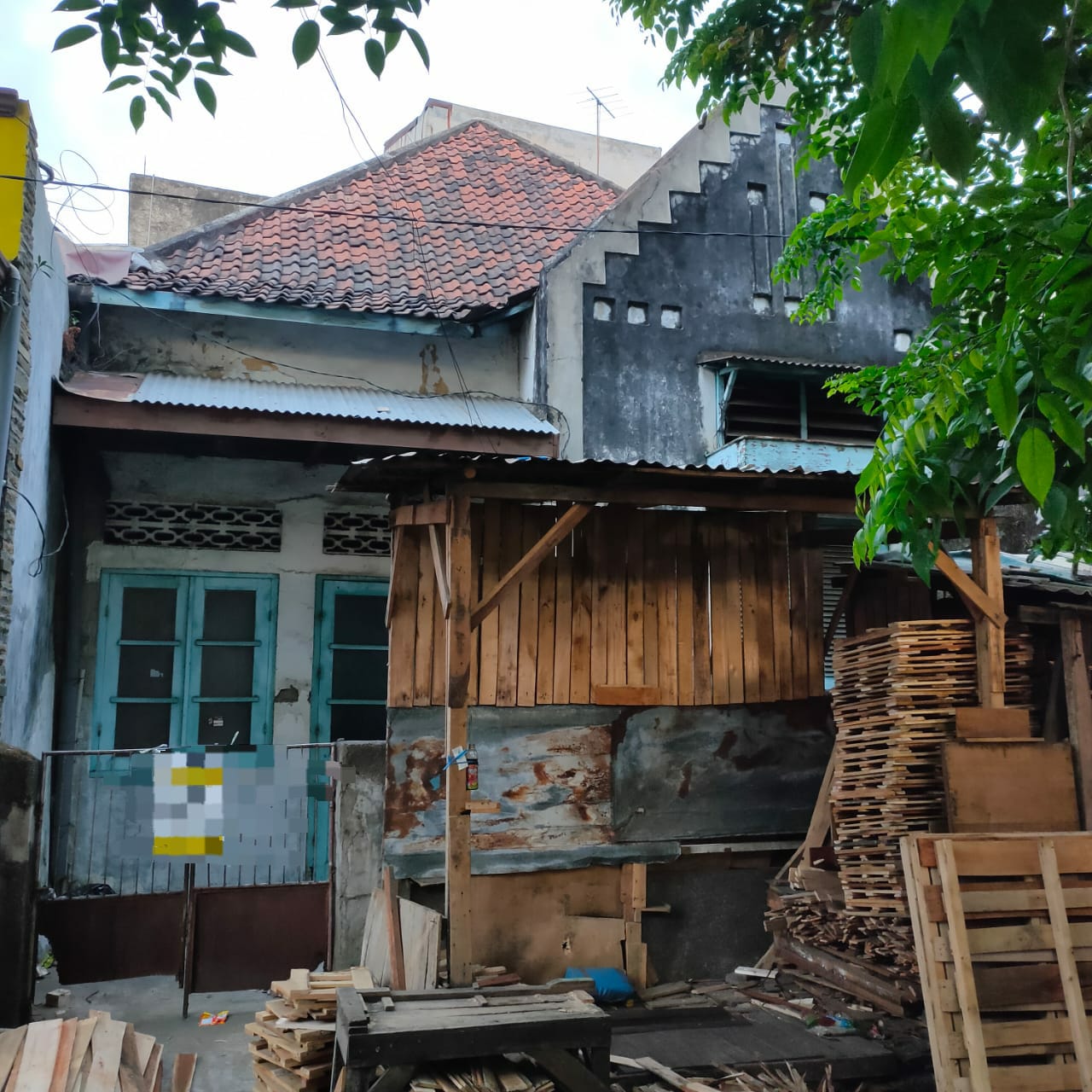Dijual Rumah hitung tanah di surabaya barat - Image 1