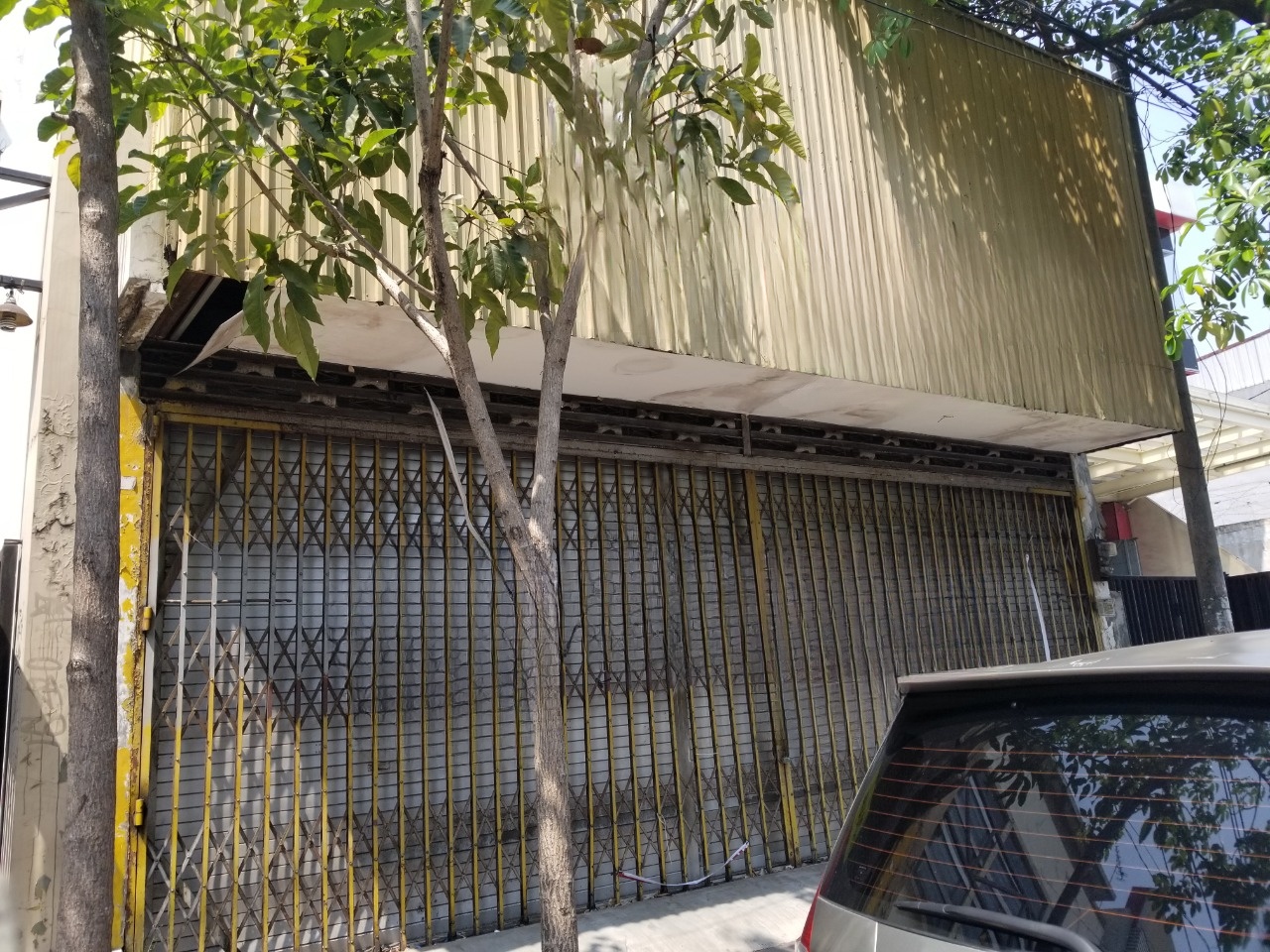 Dijual rumah usaha di Raya Kertajaya - Image 1