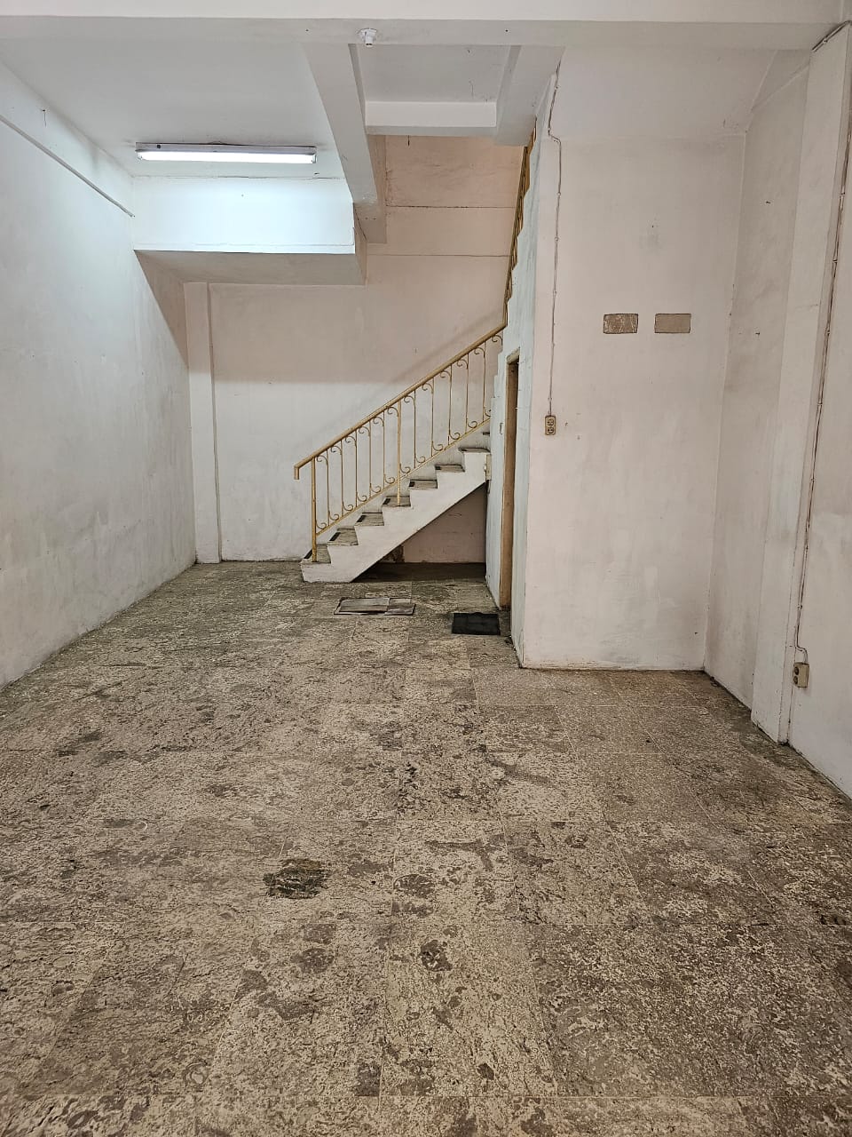 Dijual Ruko Murah Bagus Raya Gubeng Surabaya Barat - Image 1