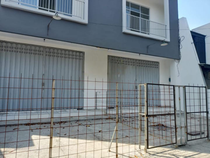 DIJUAL 2 UNIT RUKO 3 LANTAI WILAYAH SURABAYA TIMUR - Image 1