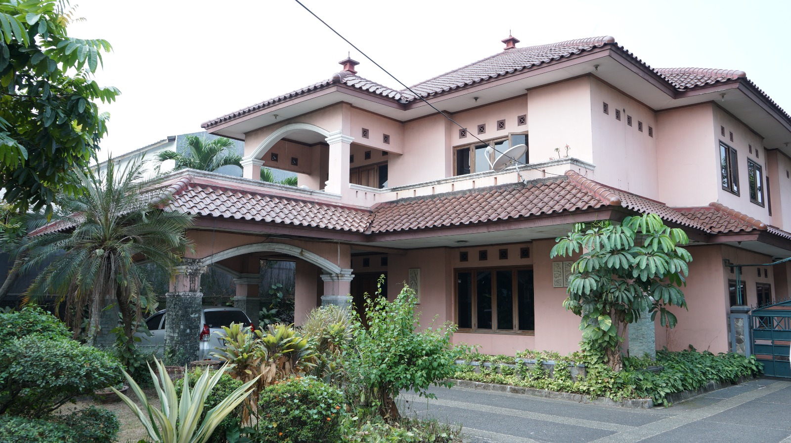 Dijual Rumah +Tanah Mangga Jakarta Timur - Image 1