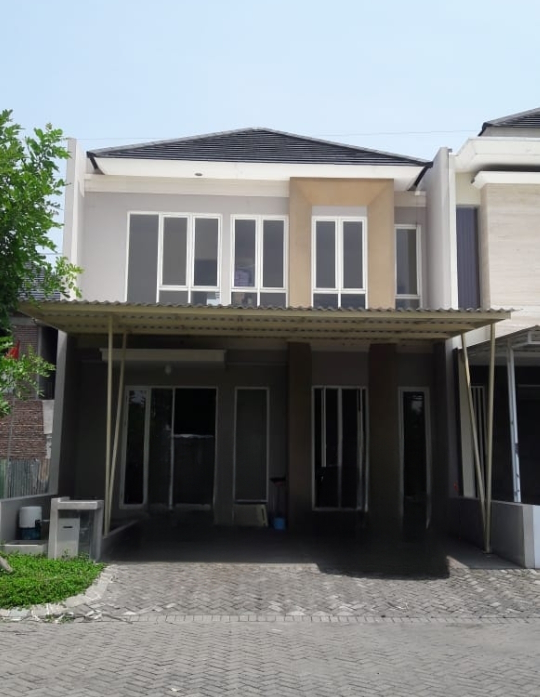 Dijual rumah di Royal Residence - Image 1