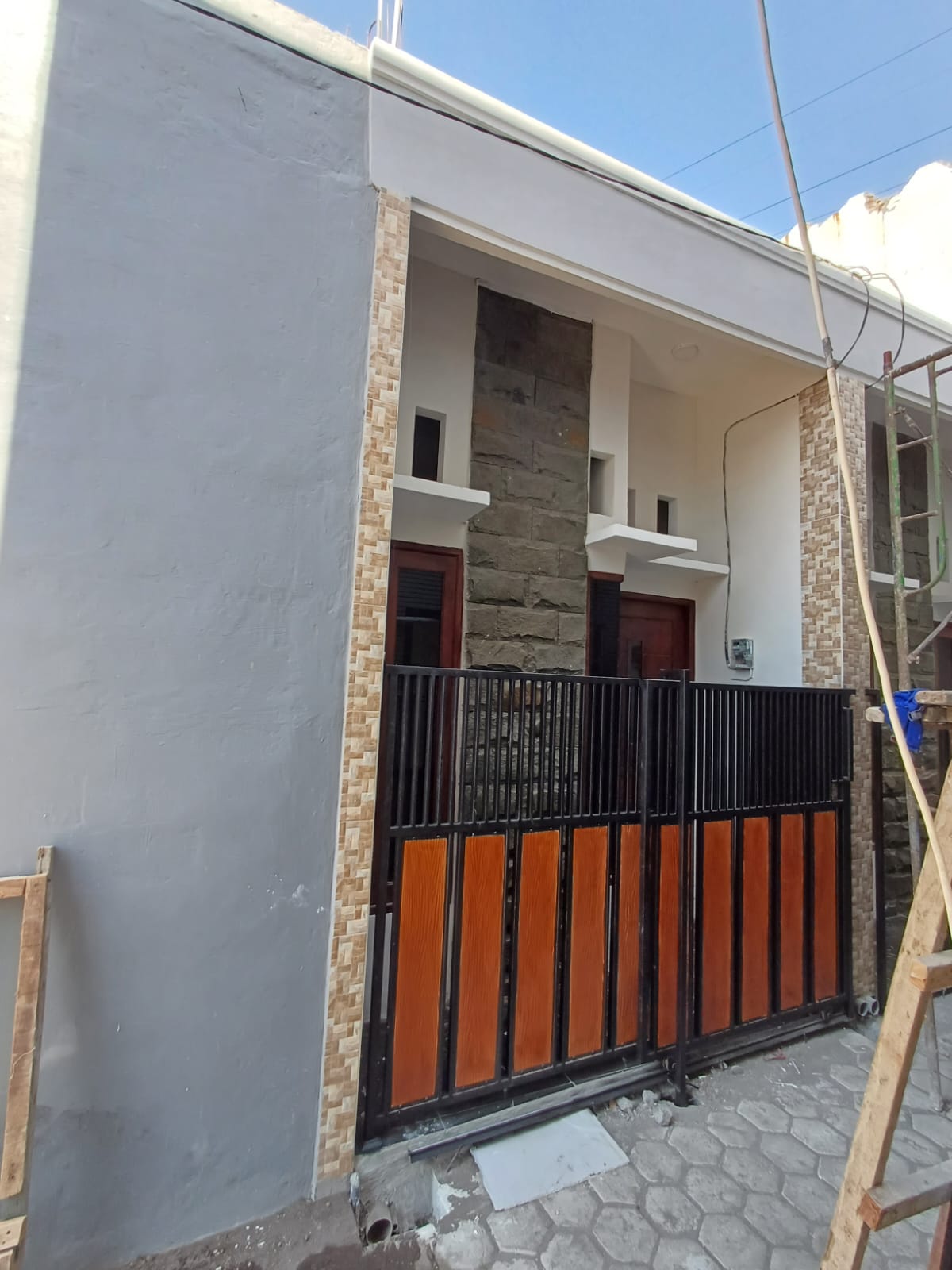 DIJUAL RUMAH LOKASI SURABAYA TIMUR - Image 1