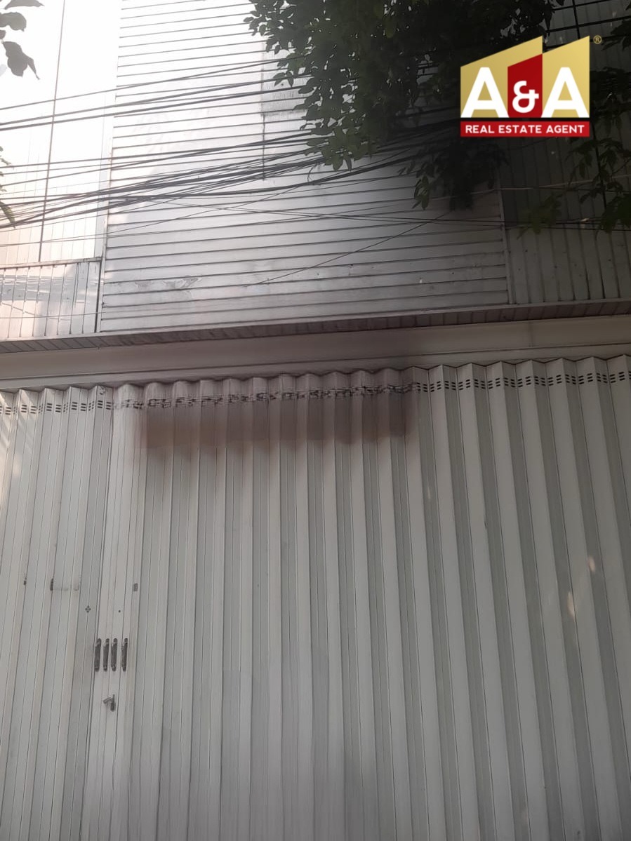 Disewakan Ruko Strategis di Genteng Surabaya - Image 1