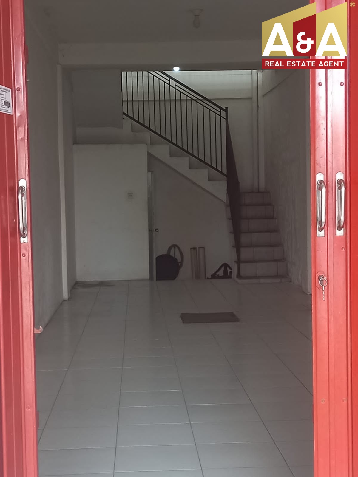 Disewakan Ruko Lokasi Strategis di Wilayah Tenaru Driyorejo Gresik - Image 1