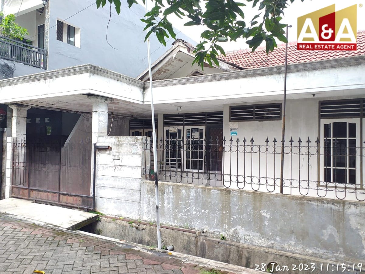 Dijual Rumah strategis di Taman pondok indah Surabaya Barat - Image 1