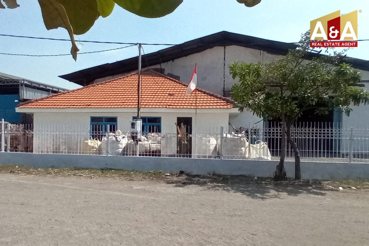 Dijual Gudang Stategis di Kalianak Surabaya - Image 1