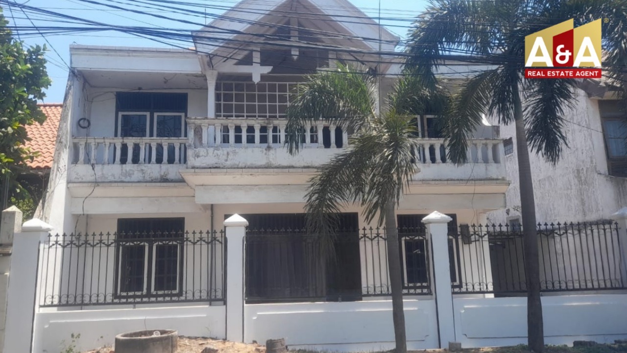 Dijual Rumah Strategis di Ketintang Madya Surabaya - Image 1