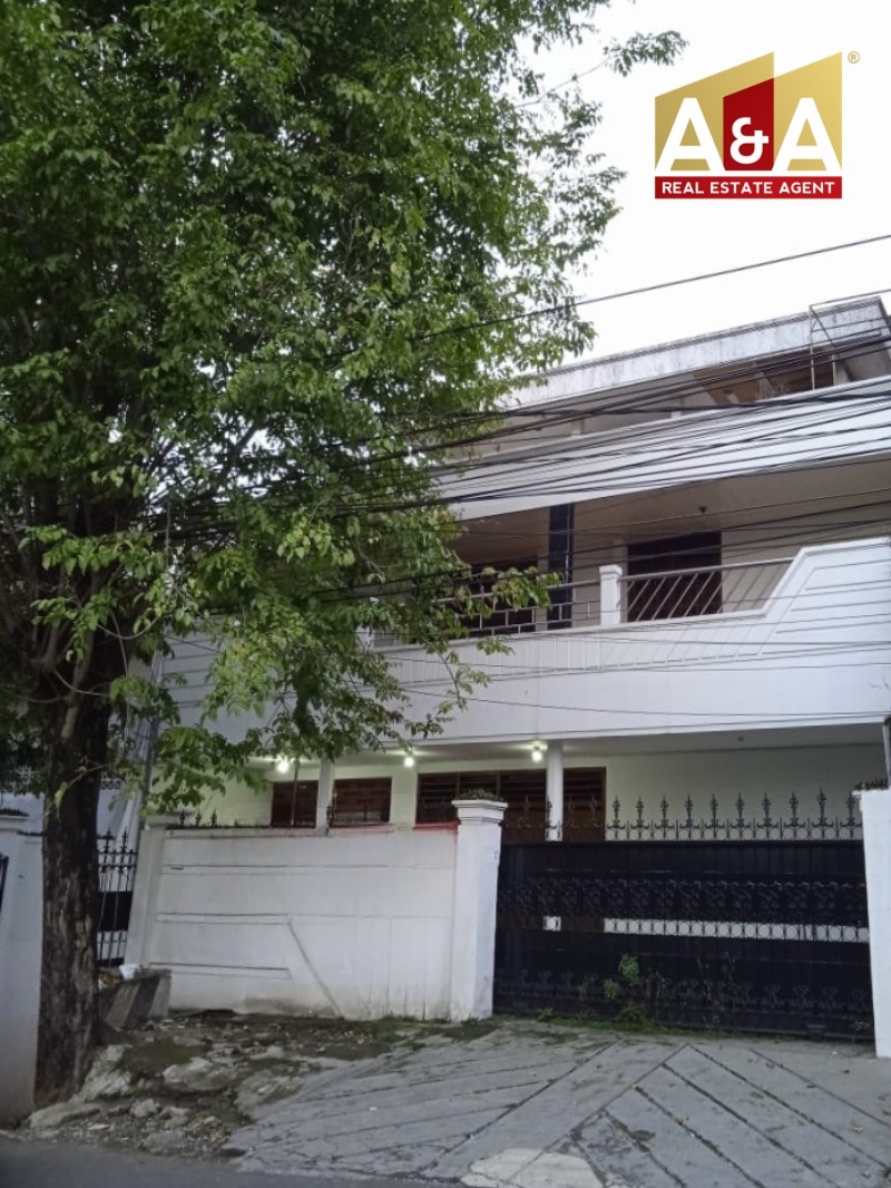 Dijual Rumah Strategis di Dukuh Kupang Barat Surabaya - Image 1