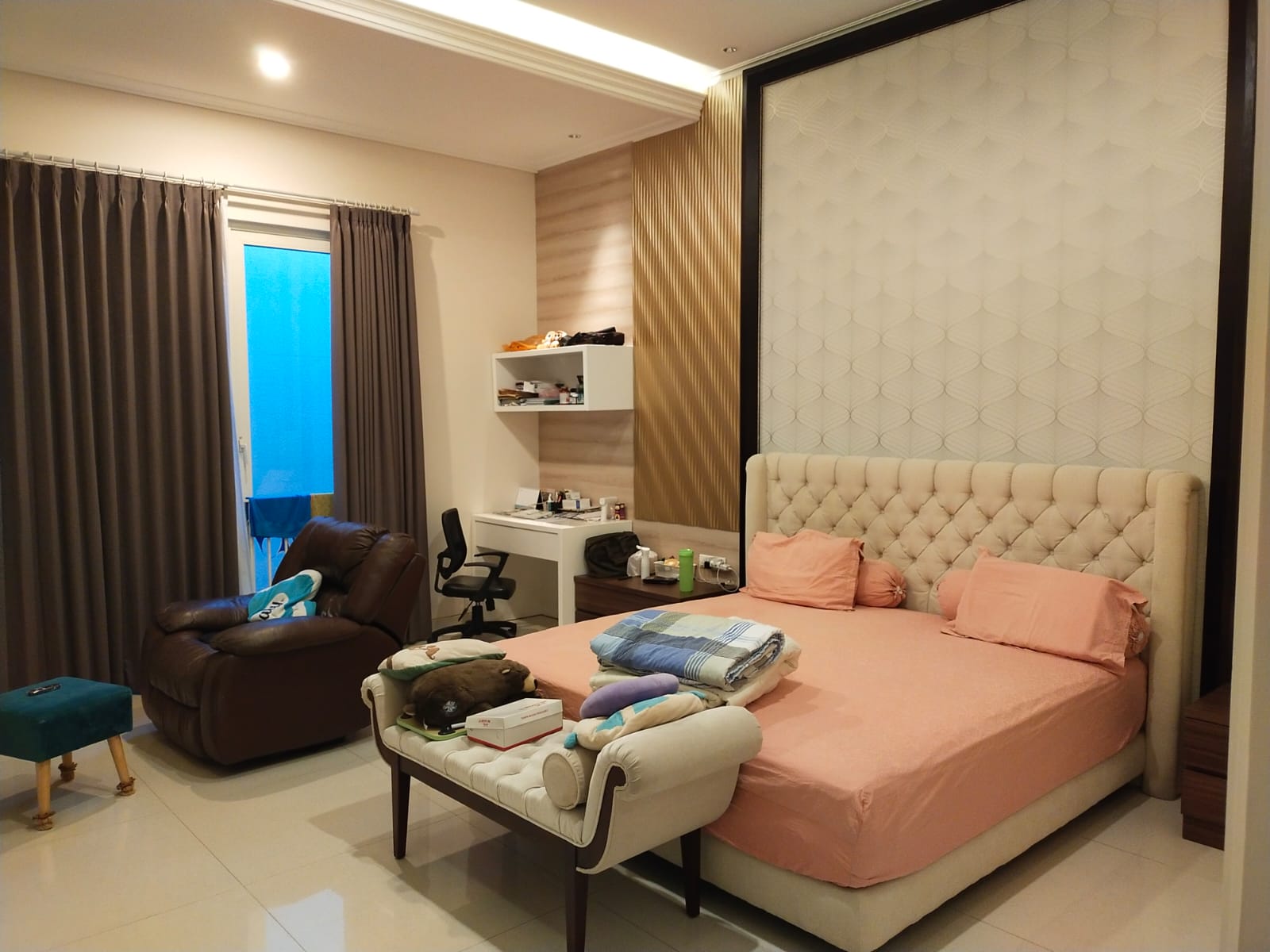 Dijual Rumah Mewah Semi Furnished di Darmo Hill Surabaya Barat - Image 1