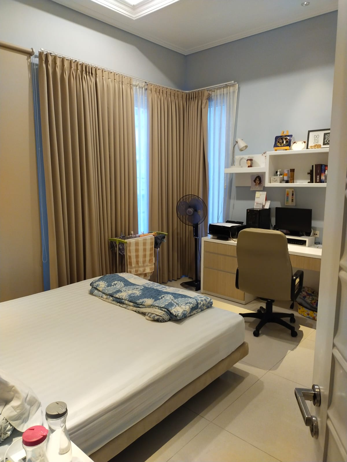 Dijual Rumah Mewah Semi Furnished di Darmo Hill Surabaya Barat - Thumbnail 3