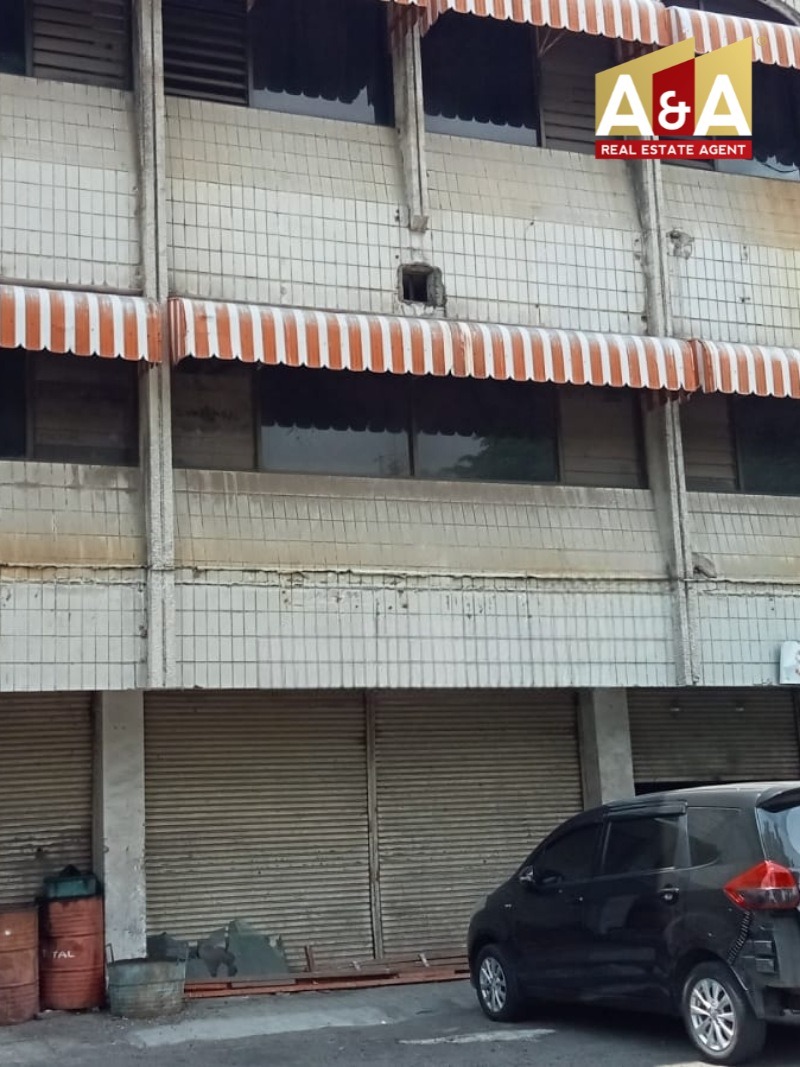Disewakan Ruko Strategis di Undaan Wetan Surabaya - Image 1
