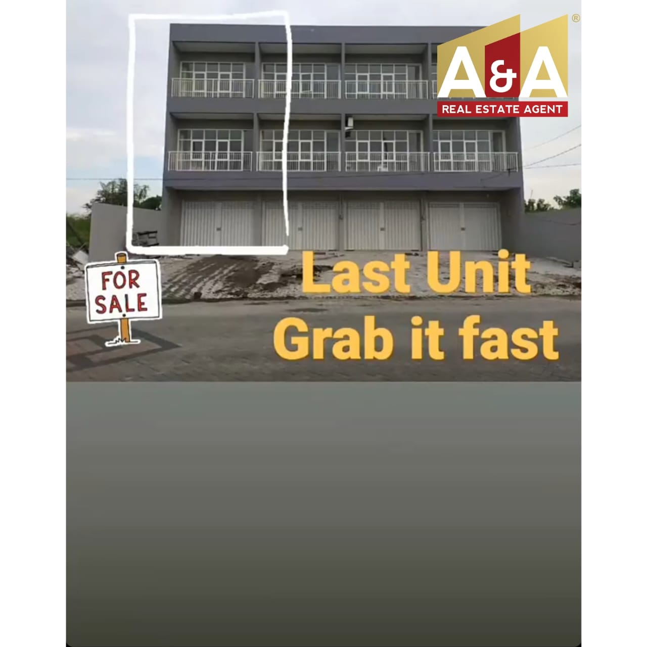 Dijual Ruko Strategis di Dian Istana Surabaya - Image 1