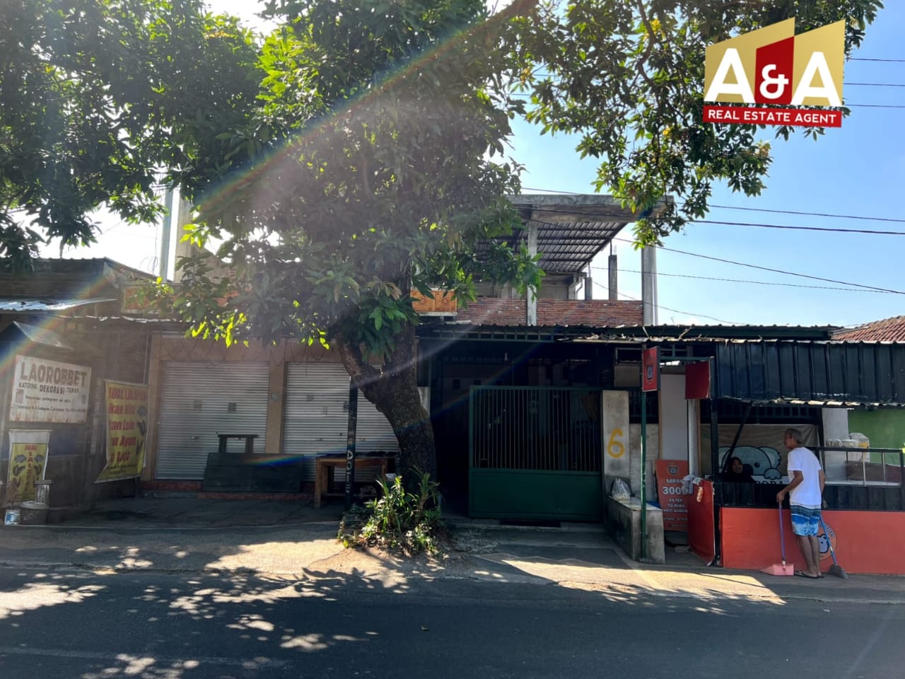 Dijual Rumah dan toko Strategis di Mataram - Image 1