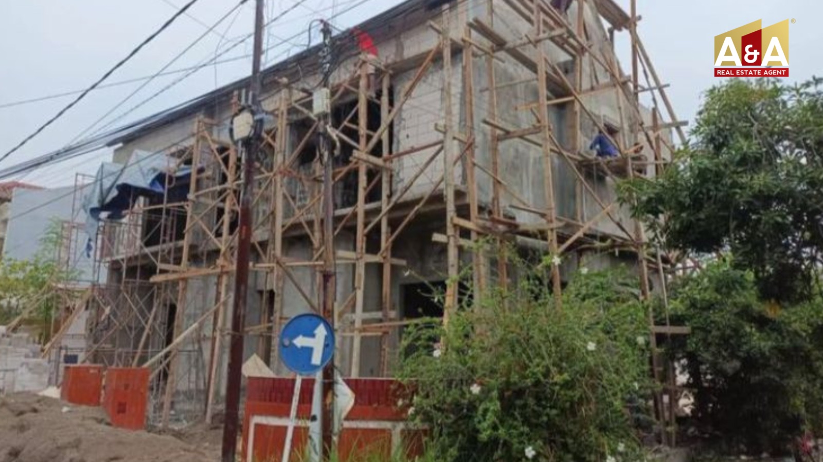 Dijual Rumah Stategis di Bhaskara Selatan Surabaya - Image 1