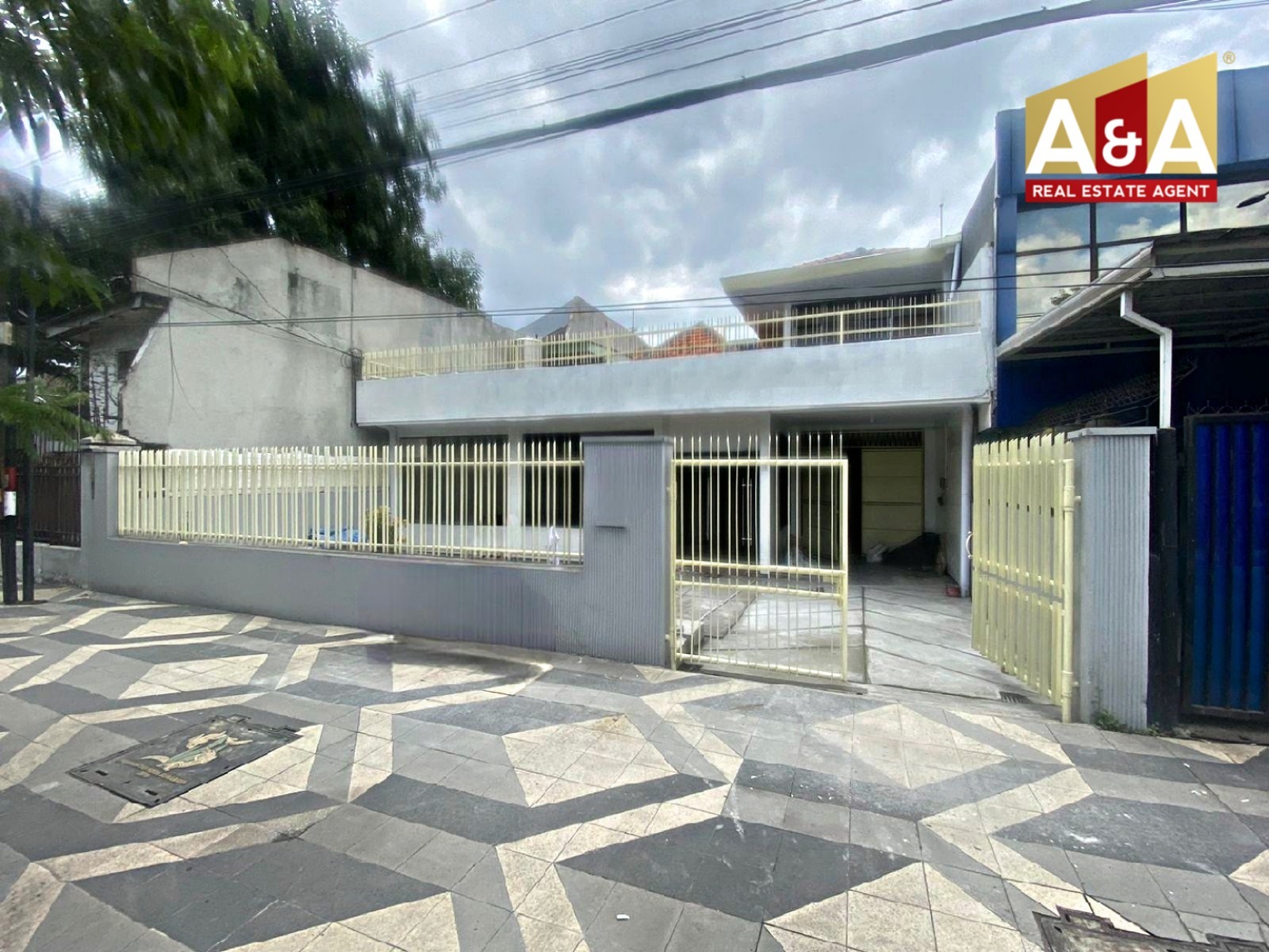 Dijual/Disewakan Bangunan di Perak Barat Surabaya - Image 1