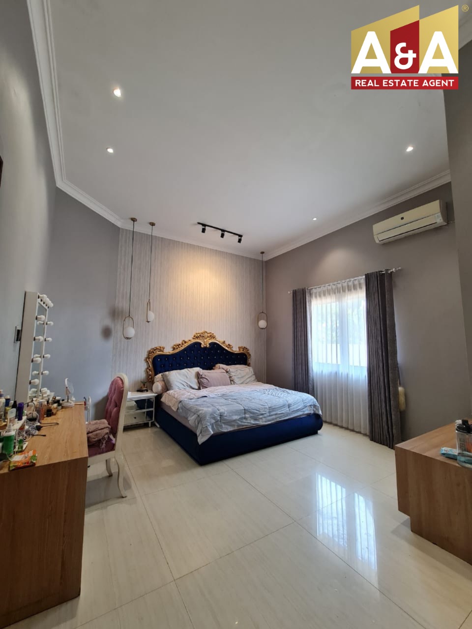 Disewakan Rumah Mewah Citraland Surabaya Barat - Image 1