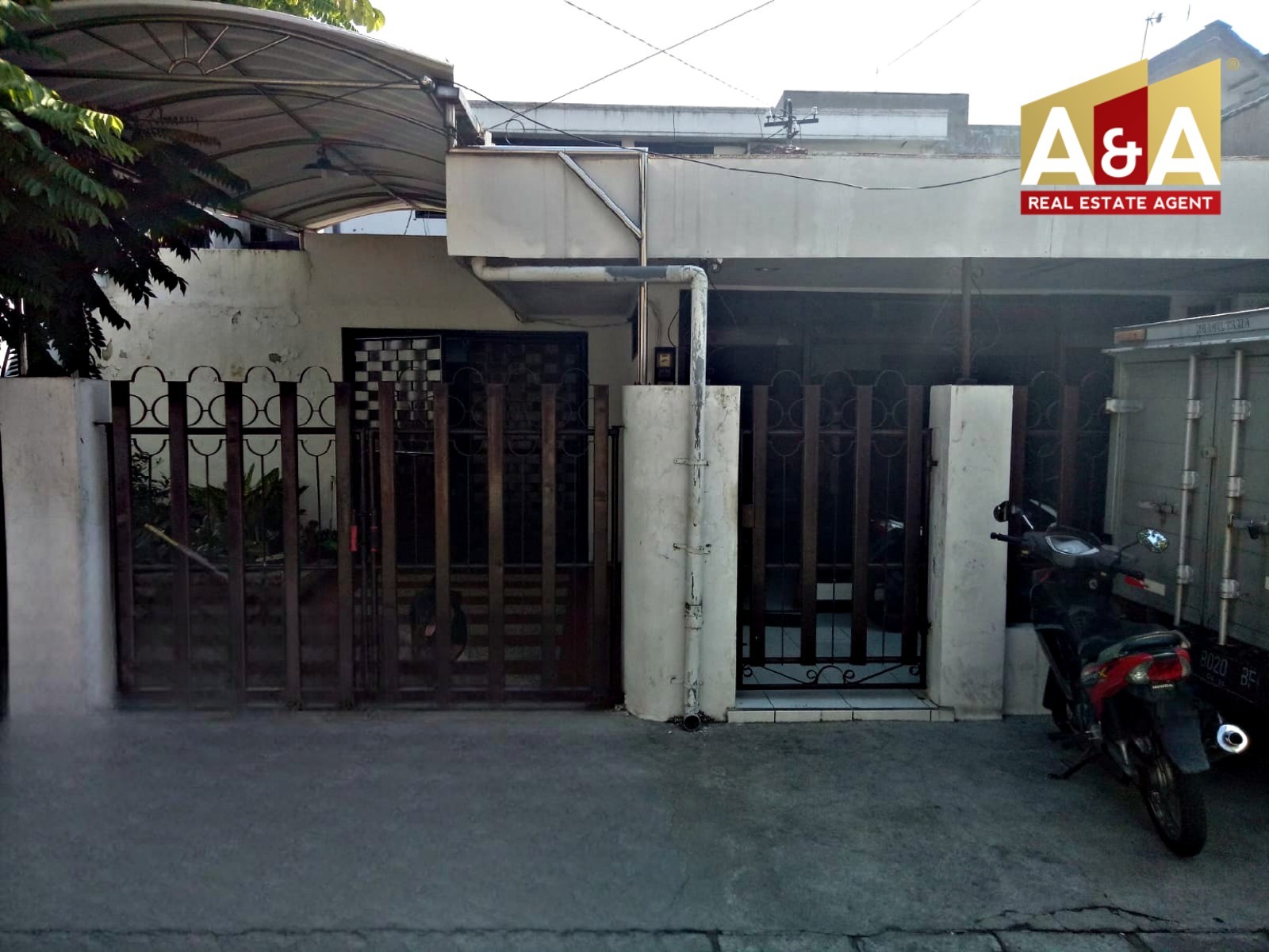 Dijual Rumah Strategis di Simokerto Surabaya - Image 1